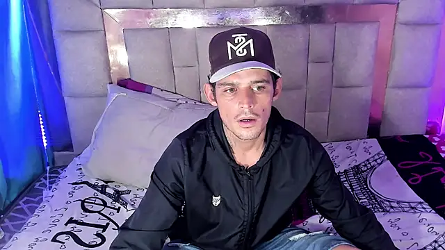 Sexybigjefffx online show from 11-13-25, 06:40