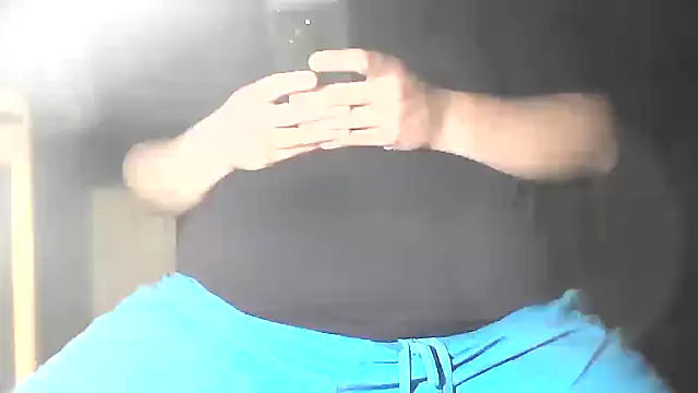 Snapshot of bigcumfrench chatting on 04-17-26, 05:21 bigcumfrench online show from 04-17-26, 05:21