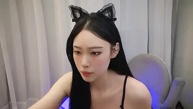 hayuyuyu online show from 04-28-26, 03:50