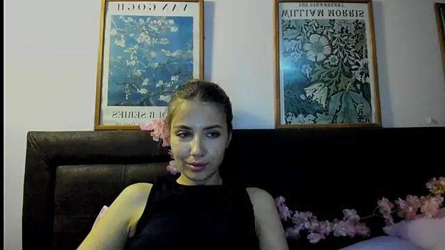 Snapshot of Aurora_Glow21 chatting on 06-08-26, 01:28 Aurora Glow21 online show from 06-08-26, 01:28