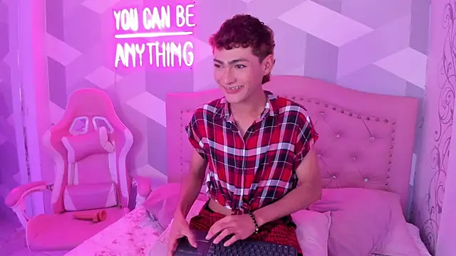 Snapshot of JacobRusso chatting on 11-21-25, 04:55 JacobRusso online show from 11-21-25, 04:55