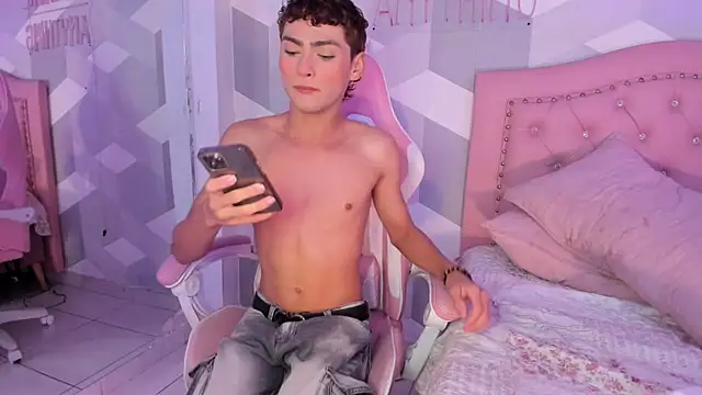 Snapshot of JacobRusso chatting on 12-01-25, 04:50 JacobRusso online show from 12-01-25, 04:50