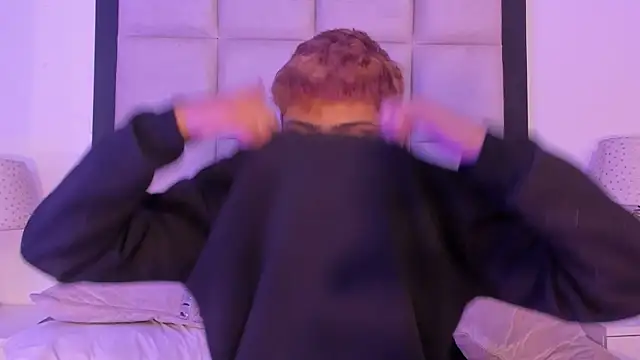 Snapshot of JacobRusso chatting on 12-21-25, 08:05 JacobRusso online show from 12-21-25, 08:05