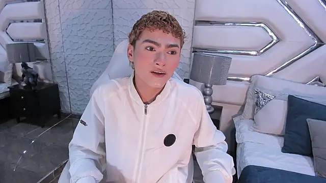 Snapshot of JacobRusso chatting on 01-18-26, 01:09 JacobRusso online show from 01-18-26, 01:09