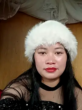 LyZii2k7 online show from 11-17-25, 05:46