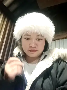 LyZii2k7 online show from 11-18-25, 10:36