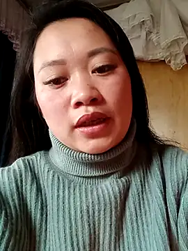 LyZii2k7 online show from 12-17-25, 07:36