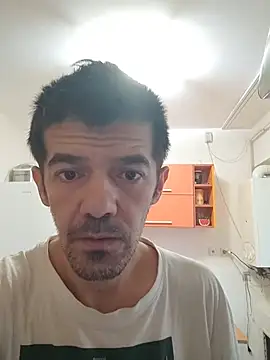 Snapshot of Dale_E chatting on 10-27-25, 05:44 Dale E online show from 10-27-25, 05:44