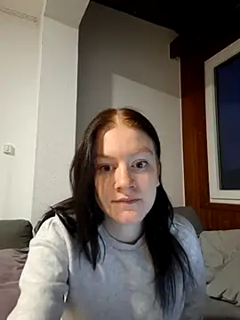 Snapshot of Lilly_hase chatting on 11-21-25, 06:23 Lilly hase online show from 11-21-25, 06:23