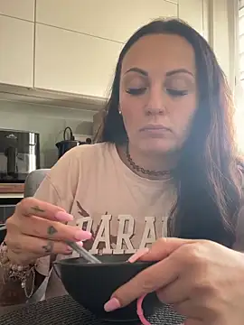 LolaSweetButPsycho7 online show from 03-25-26, 12:00