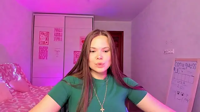 Snapshot of Kira_love_81 chatting on 05-16-26, 04:20 Kira love 81 online show from 05-16-26, 04:20