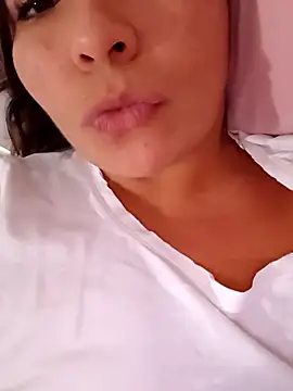 Snapshot of LatinaCalienteMilf chatting on 11-12-25, 03:45 LatinaCalienteMilf online show from 11-12-25, 03:45