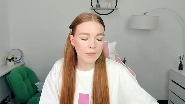 Snapshot of LavetaShiroma chatting on 11-28-25, 08:00 LavetaShiroma online show from 11-28-25, 08:00