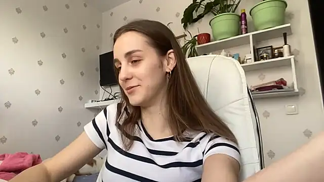 SweetieKatie online show from 12-15-25, 10:08