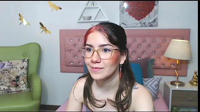 Snapshot of AriLumi chatting on 11-20-25, 07:46 AriLumi online show from 11-20-25, 07:46