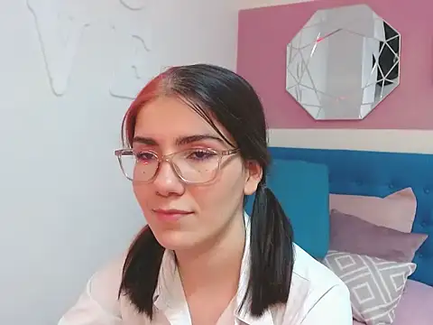 Snapshot of AriLumi chatting on 11-22-25, 09:58 AriLumi online show from 11-22-25, 09:58