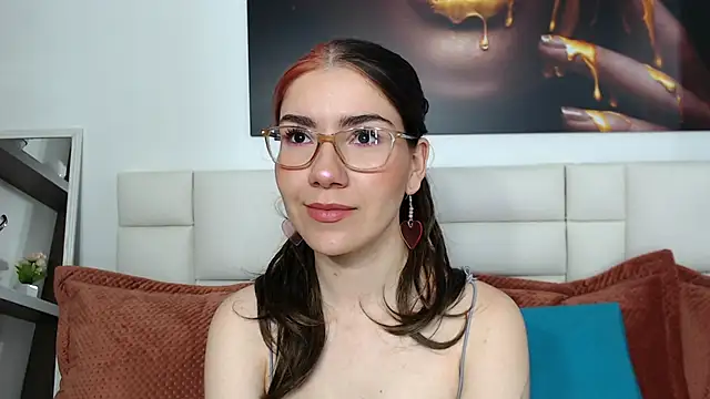 Snapshot of AriLumi chatting on 11-24-25, 07:24 AriLumi online show from 11-24-25, 07:24