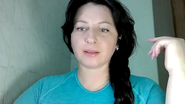 Snapshot of MelinaAx chatting on 05-04-26, 07:32 MelinaAx online show from 05-04-26, 07:32
