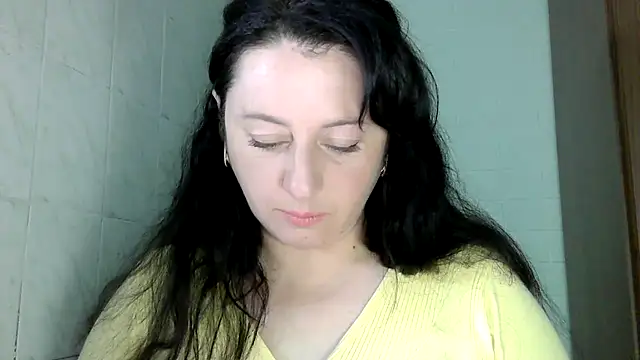 Snapshot of MelinaAx chatting on 05-12-26, 07:16 MelinaAx online show from 05-12-26, 07:16