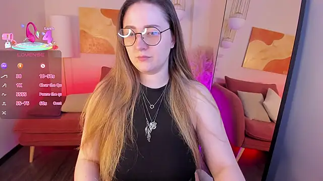 Snapshot of EmmaBloomm chatting on 11-30-25, 08:57 EmmaBloomm online show from 11-30-25, 08:57