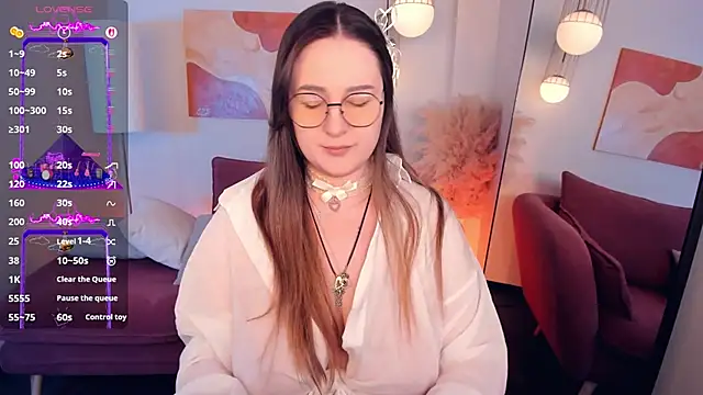 Snapshot of EmmaBloomm chatting on 01-10-26, 09:30 EmmaBloomm online show from 01-10-26, 09:30