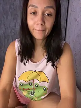 Snapshot of carolsapequinha chatting on 11-30-25, 05:39 carolsapequinha online show from 11-30-25, 05:39