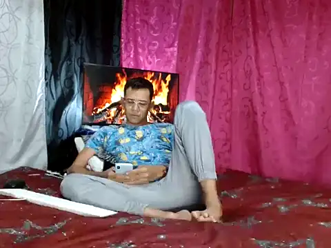 Snapshot of FANTASYBOYS11 chatting on 11-16-25, 09:15 FANTASYBOYS11 online show from 11-16-25, 09:15