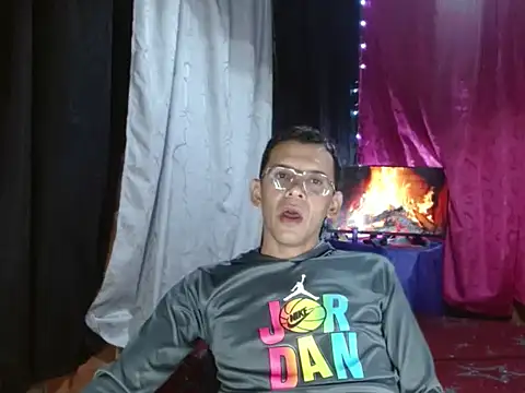 Snapshot of FANTASYBOYS11 chatting on 11-22-25, 02:21 FANTASYBOYS11 online show from 11-22-25, 02:21