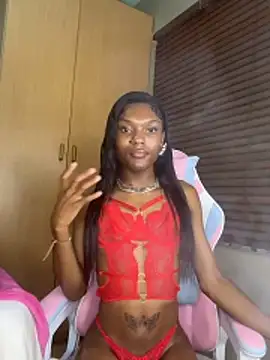 Snapshot of LatoyaPosh chatting on 11-29-25, 02:47 LatoyaPosh online show from 11-29-25, 02:47