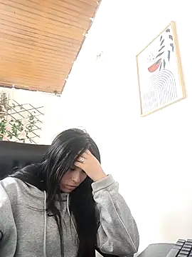 Irina Fernandez online show from 11-18-25, 05:28