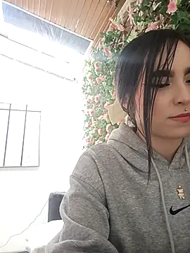 Irina Fernandez online show from 11-21-25, 01:32