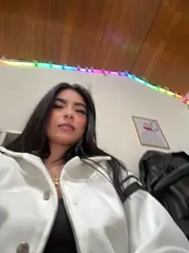 Irina Fernandez online show from 11-24-25, 01:55