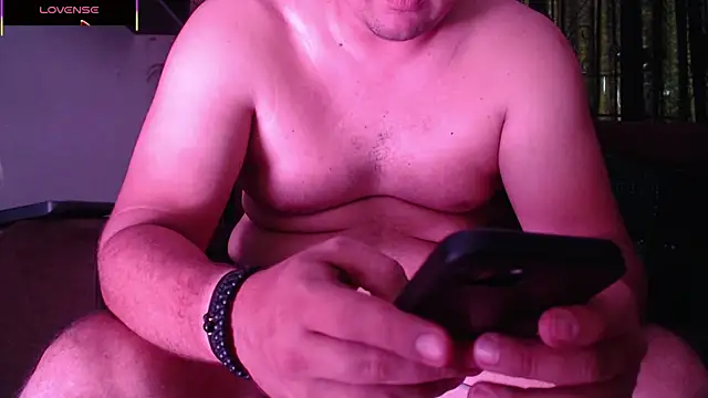 Snapshot of Bobarthur chatting on 11-16-25, 07:30 Bobarthur online show from 11-16-25, 07:30