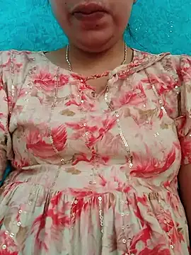 Snapshot of isha_sharma2002 chatting on 11-25-25, 10:26 isha sharma2002 online show from 11-25-25, 10:26