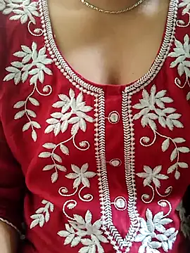 Snapshot of isha_sharma2002 chatting on 11-28-25, 06:27 isha sharma2002 online show from 11-28-25, 06:27