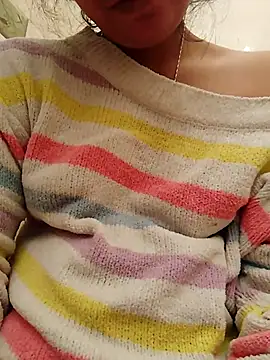 Snapshot of isha_sharma2002 chatting on 12-01-25, 06:29 isha sharma2002 online show from 12-01-25, 06:29