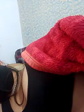 Snapshot of isha_sharma2002 chatting on 12-17-25, 02:17 isha sharma2002 online show from 12-17-25, 02:17