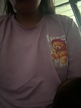 Snapshot of isha_sharma2002 chatting on 02-19-26, 03:02 isha sharma2002 online show from 02-19-26, 03:02