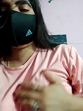 Snapshot of isha_sharma2002 chatting on 05-16-26, 04:06 isha sharma2002 online show from 05-16-26, 04:06