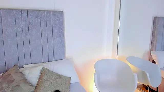 Snapshot of Martina_077 chatting on 02-23-26, 08:17 Martina 077 online show from 02-23-26, 08:17