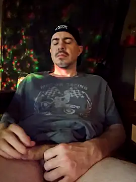 Snapshot of wilburydeznutz chatting on 12-15-25, 10:25 wilburydeznutz online show from 12-15-25, 10:25