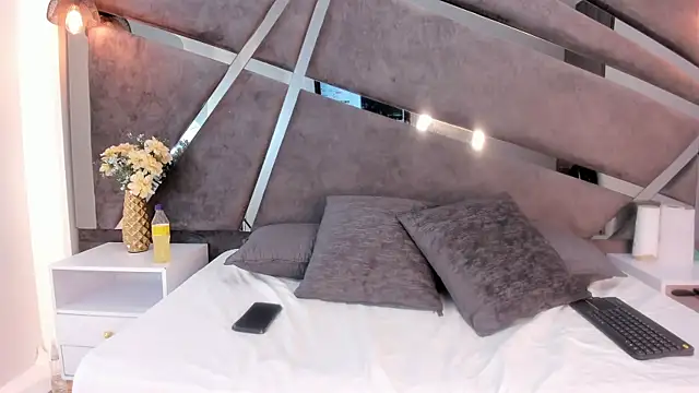 Snapshot of Sammy_Gomez_ chatting on 12-20-25, 08:16 Sammy Gomez online show from 12-20-25, 08:16