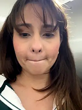 Snapshot of ginny_ross chatting on 12-01-25, 05:07 ginny ross online show from 12-01-25, 05:07