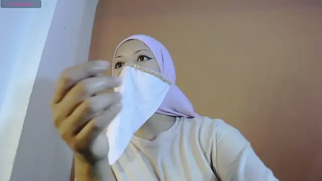 Snapshot of amina_fair chatting on 11-21-25, 06:34 amina fair online show from 11-21-25, 06:34