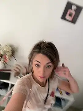 Snapshot of miatate chatting on 02-24-26, 09:57 miatate online show from 02-24-26, 09:57