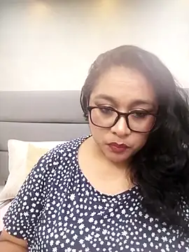 Snapshot of ViickyLee chatting on 11-16-25, 02:50 ViickyLee online show from 11-16-25, 02:50