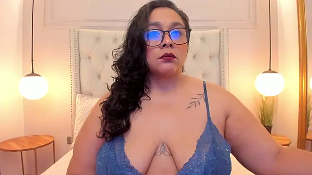 ViickyLee online show from 03-31-26, 06:36