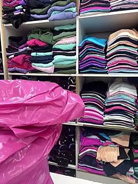 Snapshot of Monahliza chatting on 12-01-25, 03:28 Monahliza online show from 12-01-25, 03:28