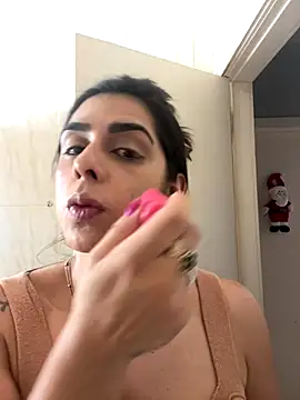 Snapshot of Monahliza chatting on 12-05-25, 12:25 Monahliza online show from 12-05-25, 12:25