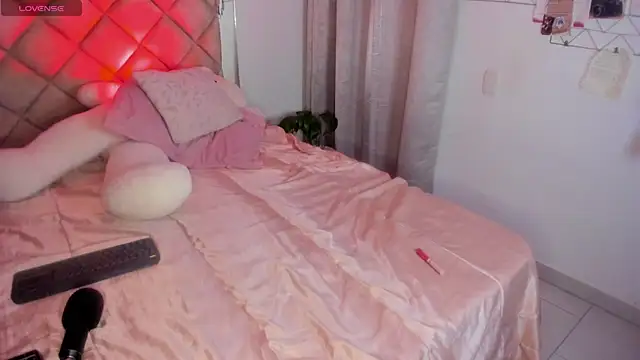 Sweettpepper25 online show from 11-25-25, 11:16